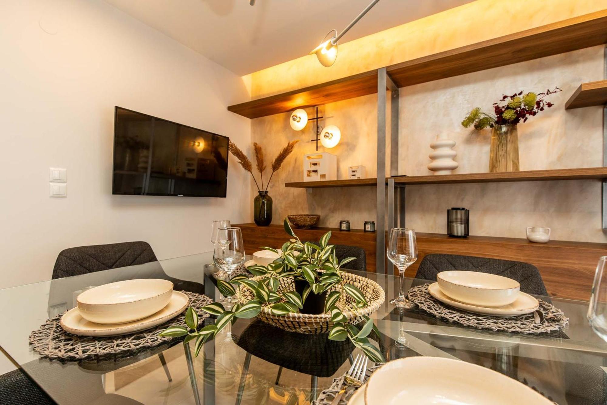 Urban Jungle Apartment Thessaloniki Exterior photo